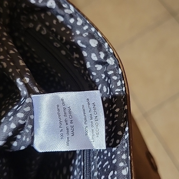 VR NYC Cognac Crossbody Bag - Picture 6 of 6